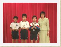 PICT1752 * 飛達田徑會 第四屆飛達全港小學田徑新星大賽 男子96年組100米第七名 - 5A 鄭子翹 男子96年組跳遠第八名 - 5A 黃俊羲 男子97年組100米亞軍 - 4E 施嘉俊 * 2080 x 1560 * (604KB)